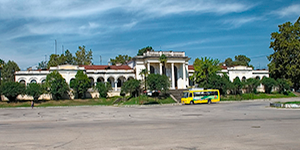 Абхазия. Вокзал в Гудауте